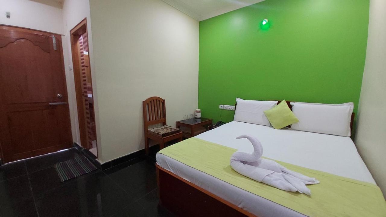 Hotel Ksr Grand Srikalahasti Εξωτερικό φωτογραφία