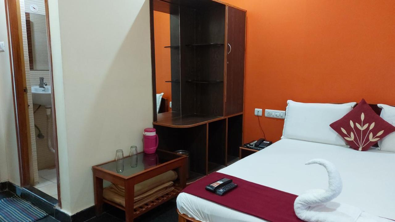 Hotel Ksr Grand Srikalahasti Εξωτερικό φωτογραφία
