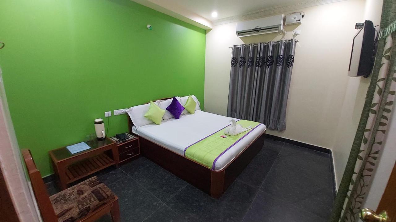 Hotel Ksr Grand Srikalahasti Εξωτερικό φωτογραφία
