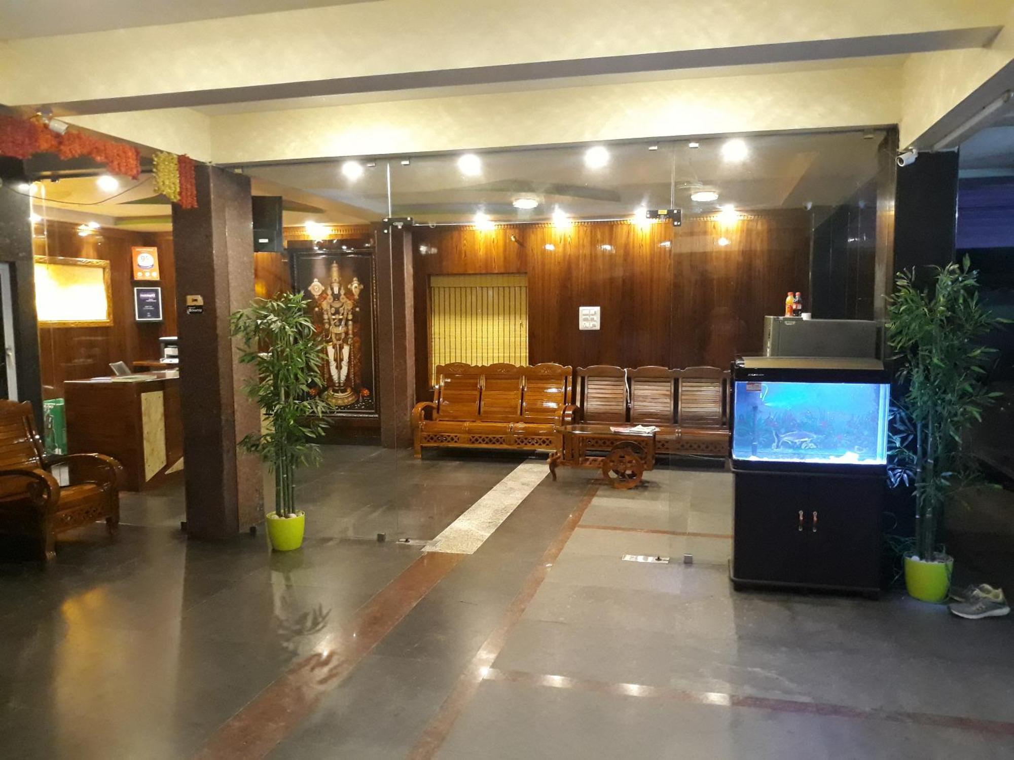 Hotel Ksr Grand Srikalahasti Εξωτερικό φωτογραφία