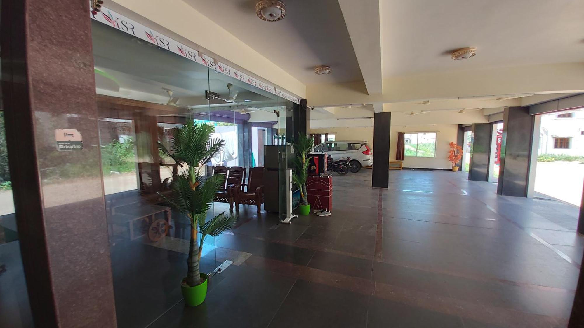 Hotel Ksr Grand Srikalahasti Εξωτερικό φωτογραφία