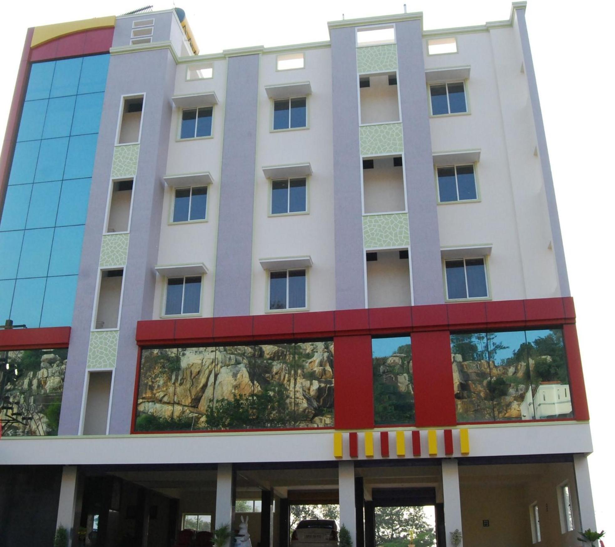 Hotel Ksr Grand Srikalahasti Εξωτερικό φωτογραφία